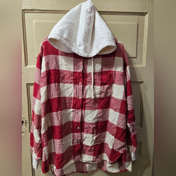 American Eagle Red White Plaid Button Front Hooded Shacket Size: XL - Picture 2 of 6